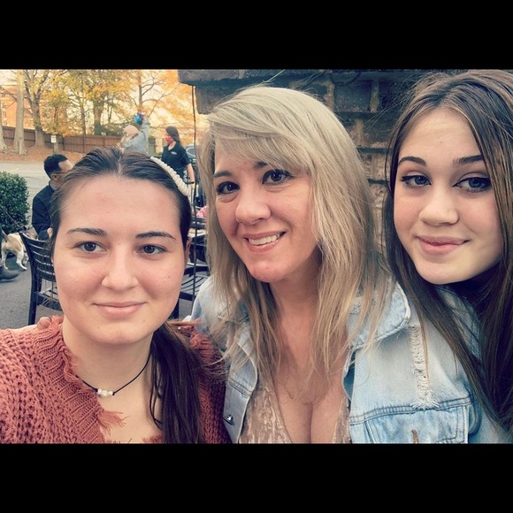 Meet your Posher, Susanna - Picture 2 of 2